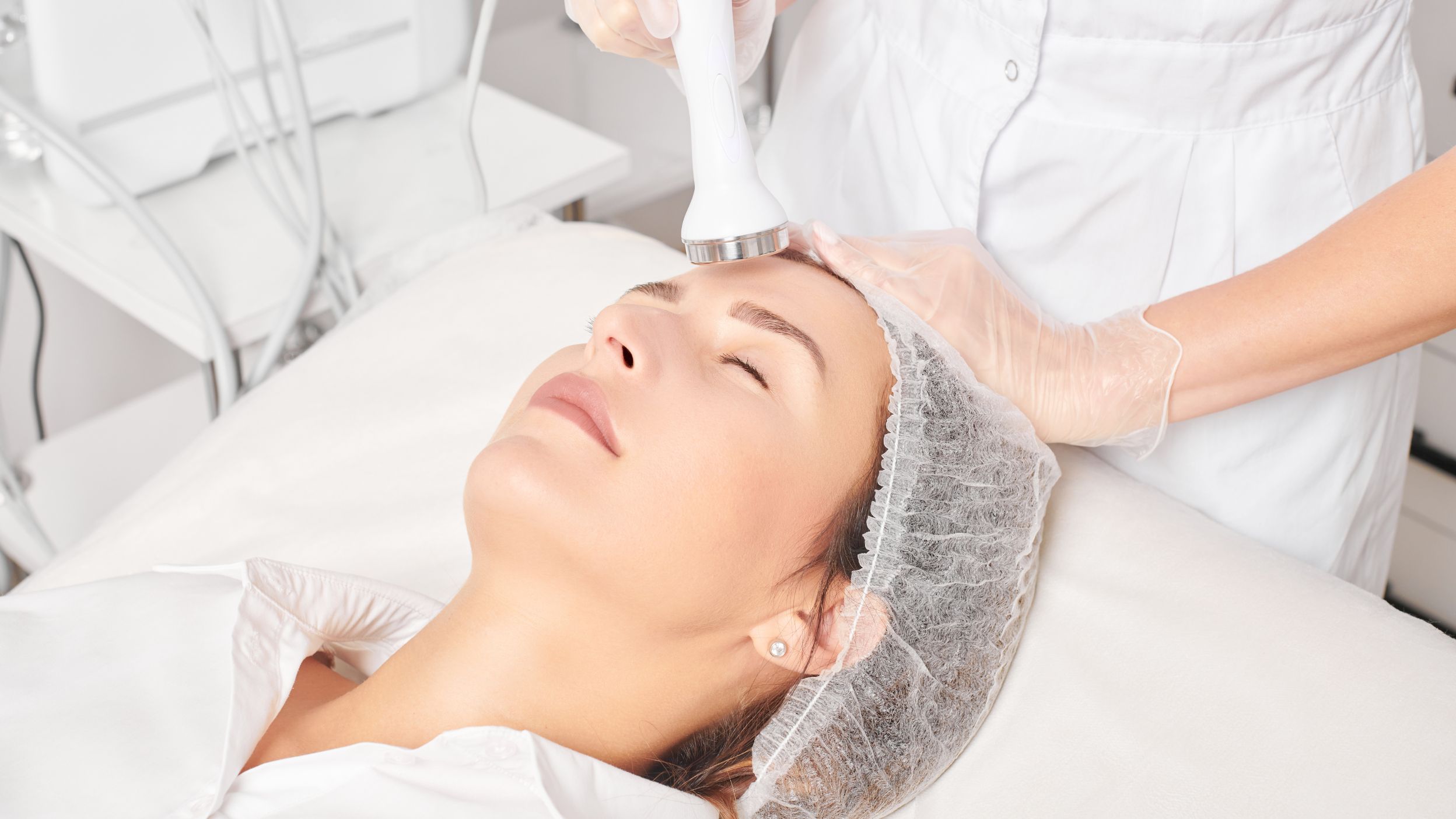 Revolutionise Your Skincare Routine With These Non-Invasive Facial Treatments That Actually Work