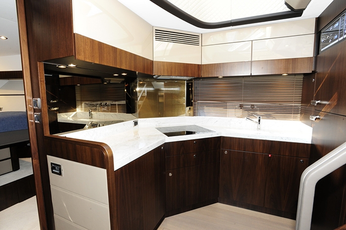 gafencu_new_luxury_motor_yacht_release_2021_fairline_Squadron-53 (7) Image